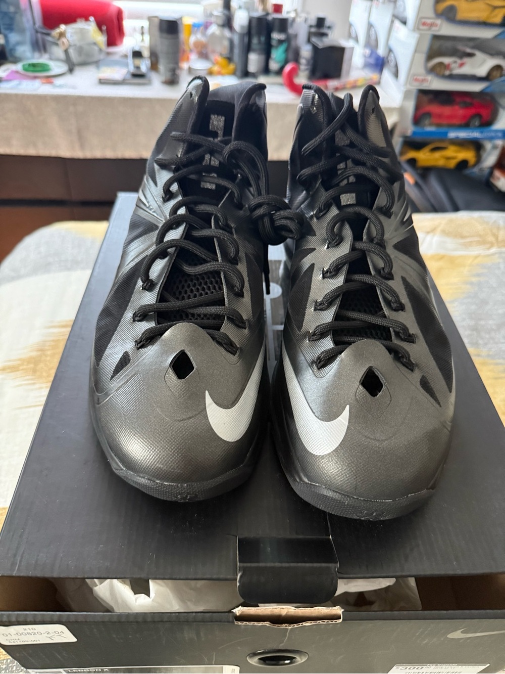 Nike LeBron X Black Men’s High Top Basketball Shoes Size 11